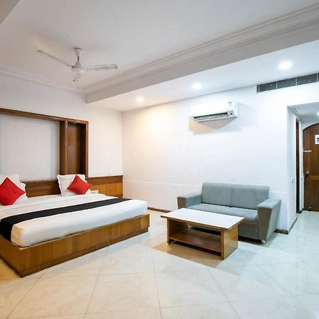 Collection O 49275 Hotel Suman City Gandhinagar Exterior foto